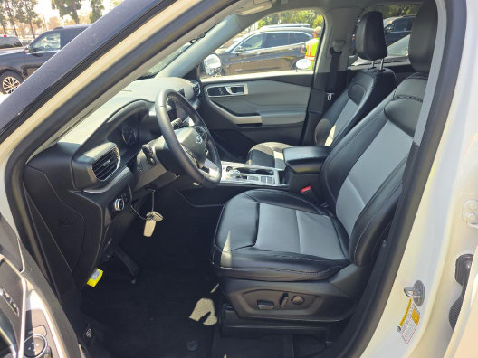 Certified 2023 Ford Explorer XLT w/ Equipment Group 202A RWD image 7