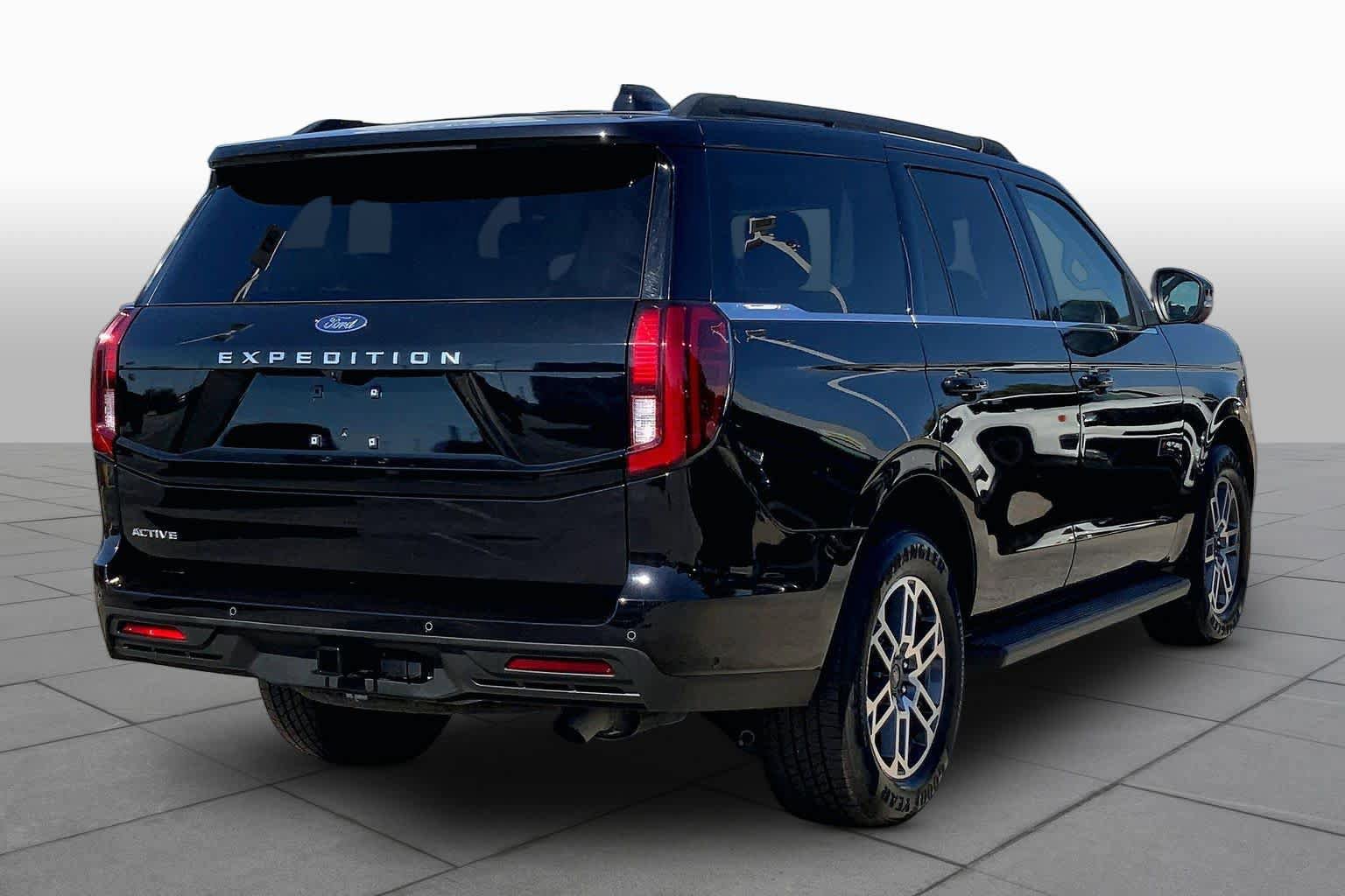 Certified 2025 Ford Expedition Active RWD image 13