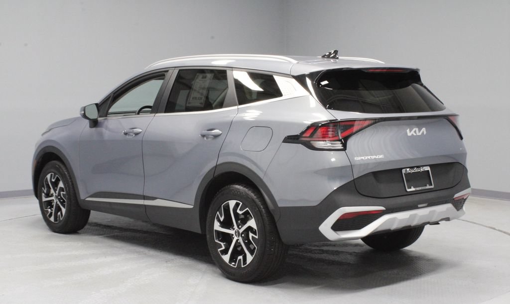 Used 2025 Kia Sportage EX AWD/4WD image 6