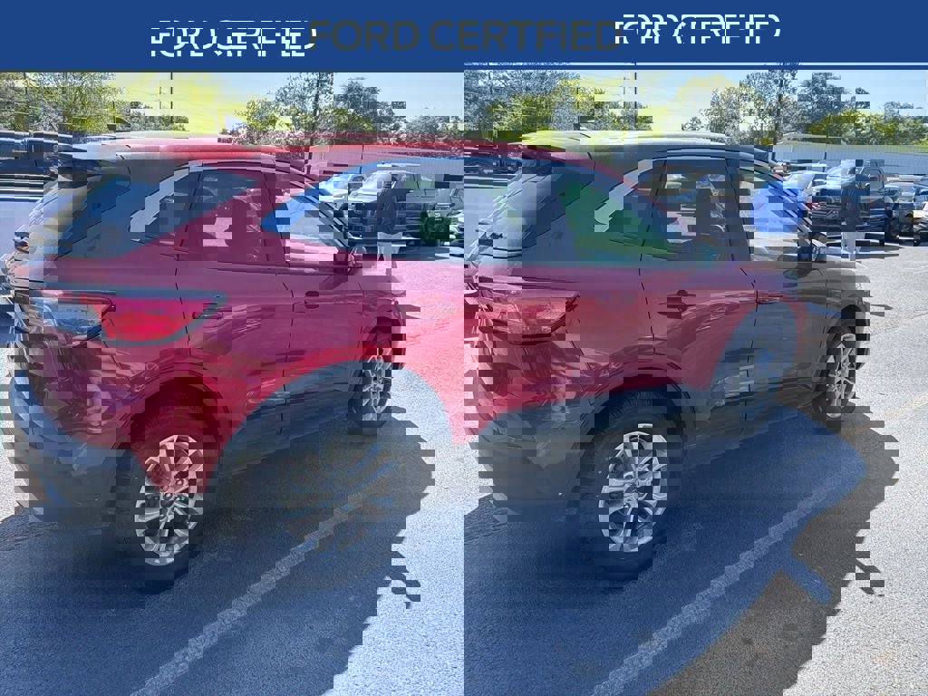 Certified 2022 Ford Escape SE FWD image 2