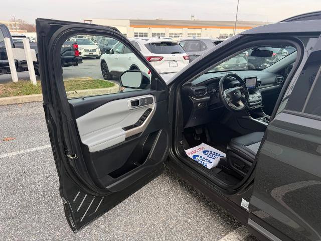 Certified 2022 Ford Explorer XLT w/ Equipment Group 202A image 9