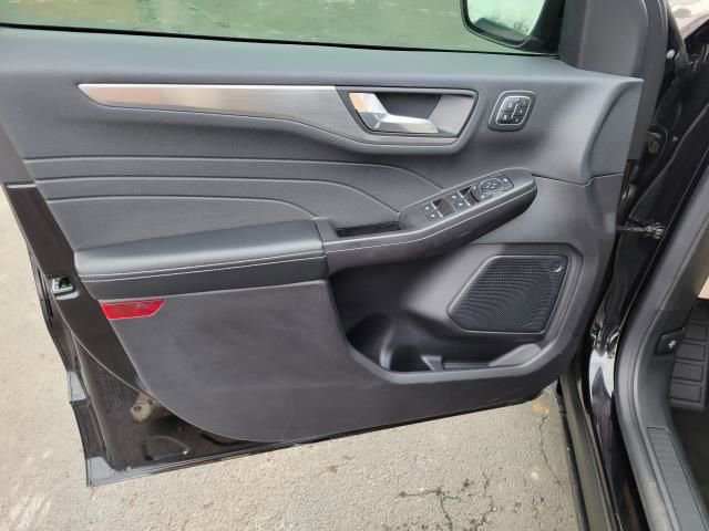 Certified 2022 Ford Escape Titanium image 21