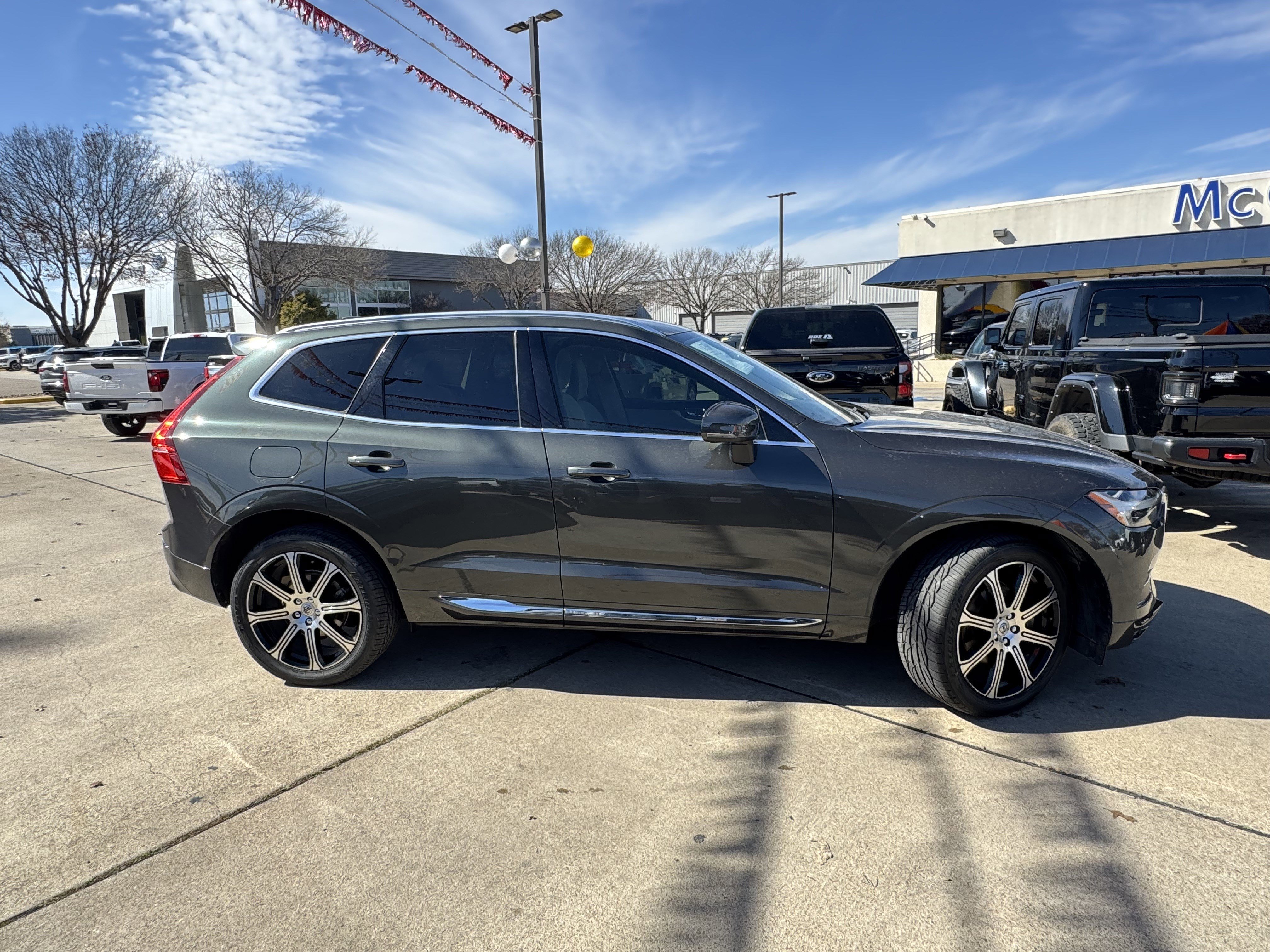Used 2021 Volvo XC60 T5 Inscription image 3