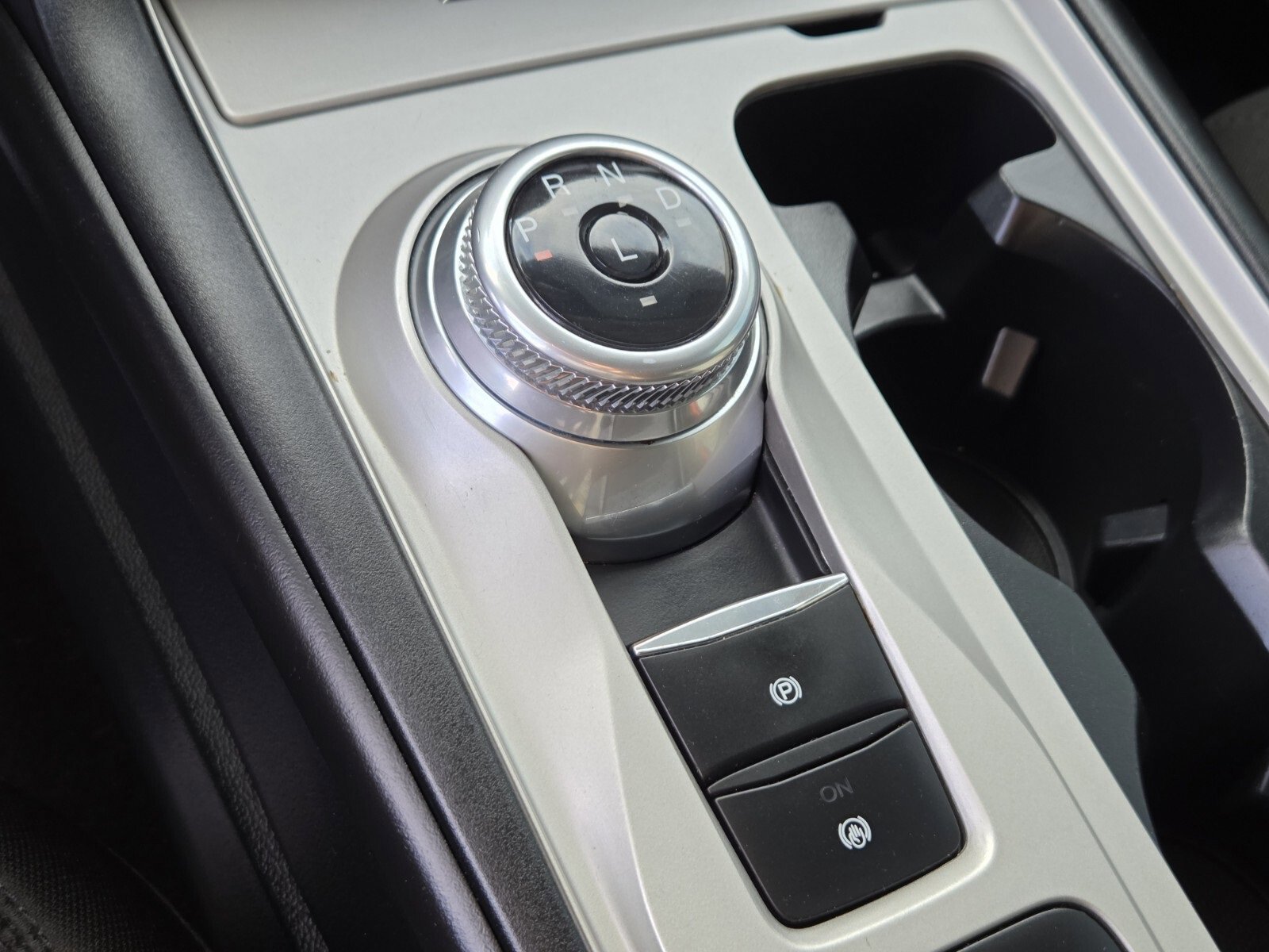 Certified 2022 Ford Explorer XLT image 24