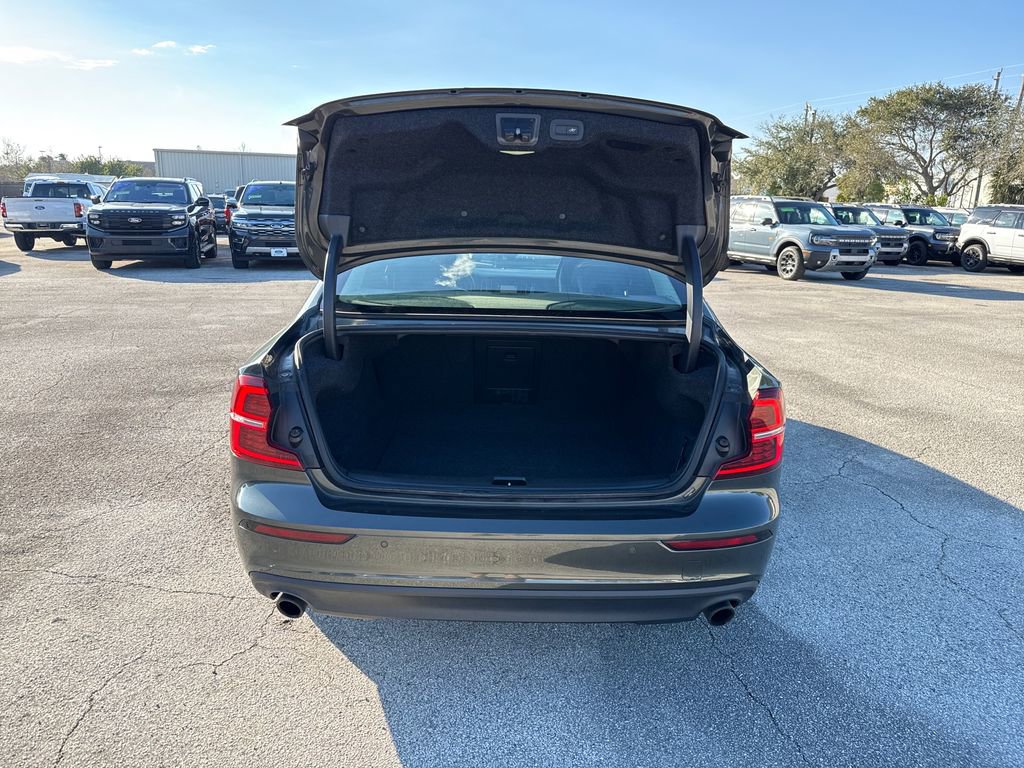 Used 2020 Volvo S60 T6 Momentum image 26