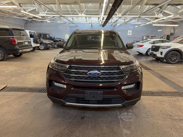 Certified 2023 Ford Explorer XLT w/ Equipment Group 202A image 3