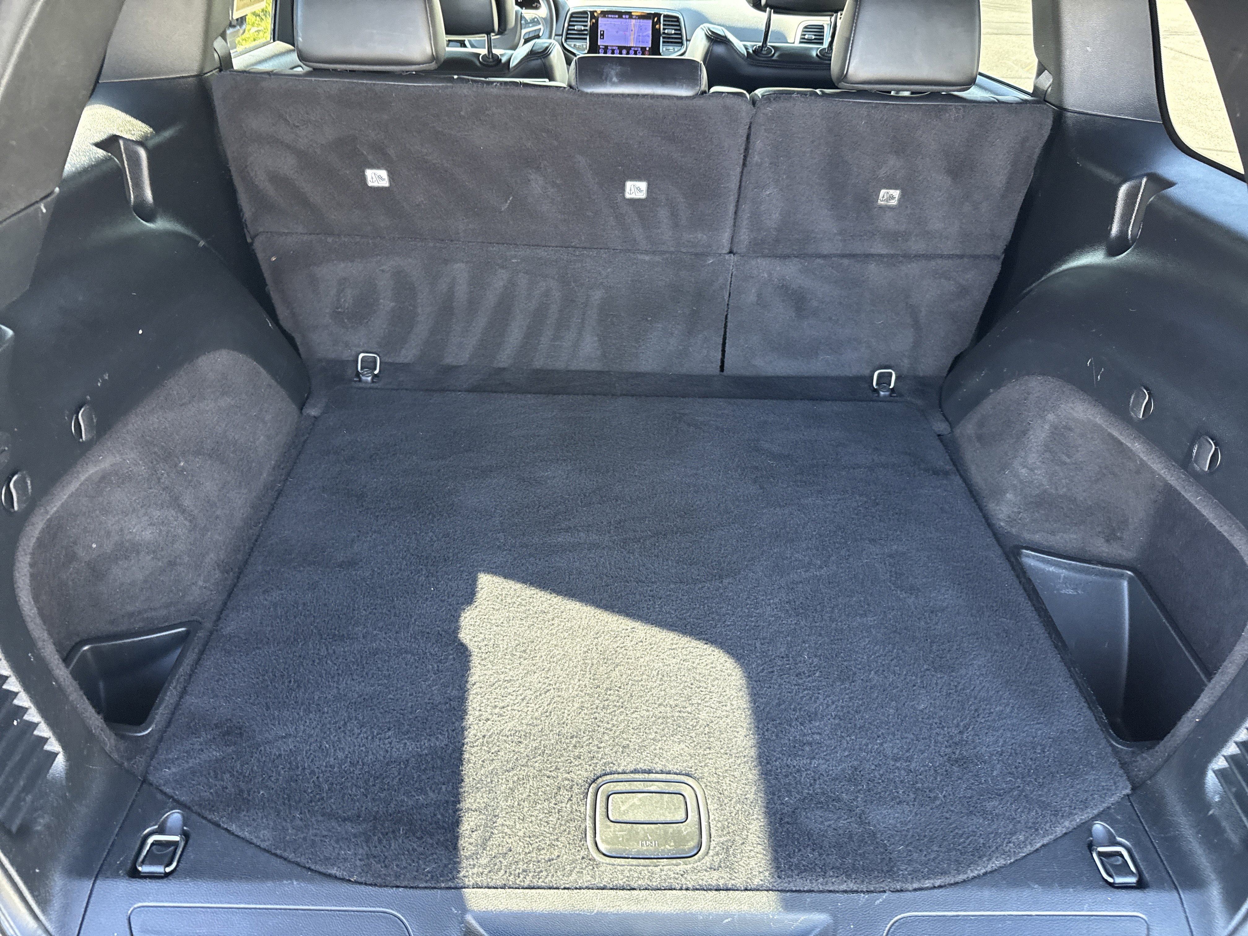 Used 2019 Jeep Grand Cherokee Altitude image 27