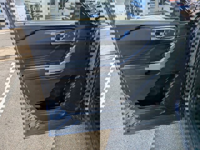 Certified 2023 Ford Explorer XLT w/ Equipment Group 202A RWD image 12