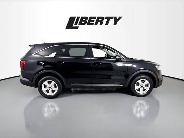 Used 2023 Kia Sorento LX image 8