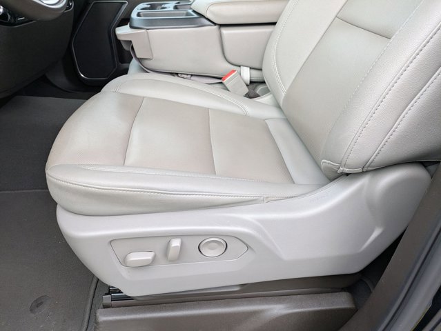 Used 2025 GMC Sierra 1500 SLT AWD/4WD image 15