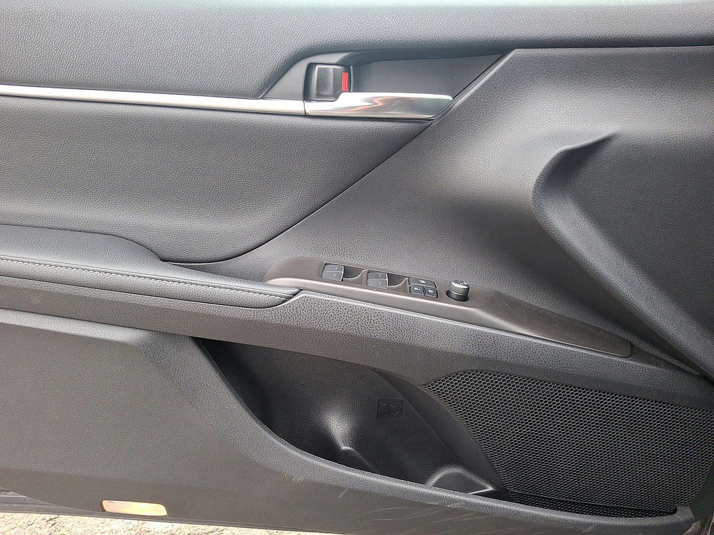 Used 2021 Toyota Camry XSE image 21