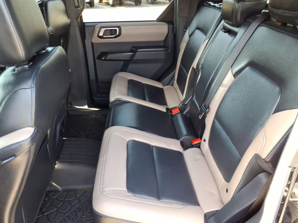 Certified 2024 Ford Bronco Wildtrak AWD/4WD image 16