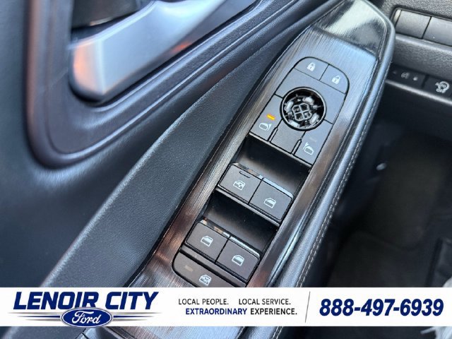 Used 2024 Nissan Rogue SV AWD/4WD image 31