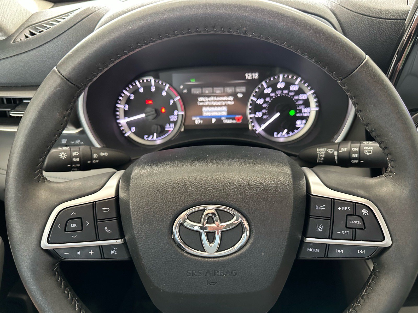 Used 2024 Toyota Highlander XLE AWD/4WD image 27