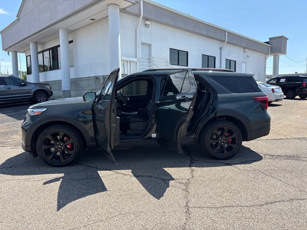 Certified 2024 Ford Explorer ST w/ Equipment Group 401A AWD/4WD image 4