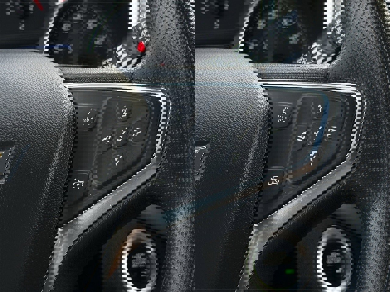 Used 2024 Chevrolet Equinox LS w/ LS Convenience Package image 14