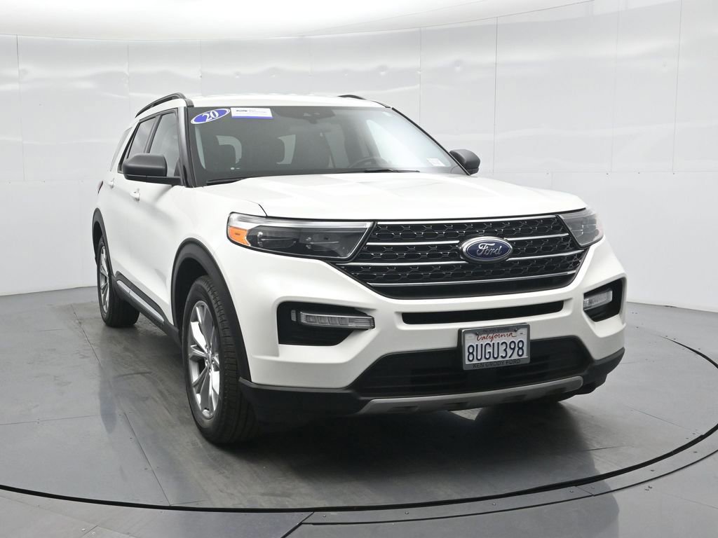 Certified 2020 Ford Explorer XLT w/ Equipment Group 202A image 2