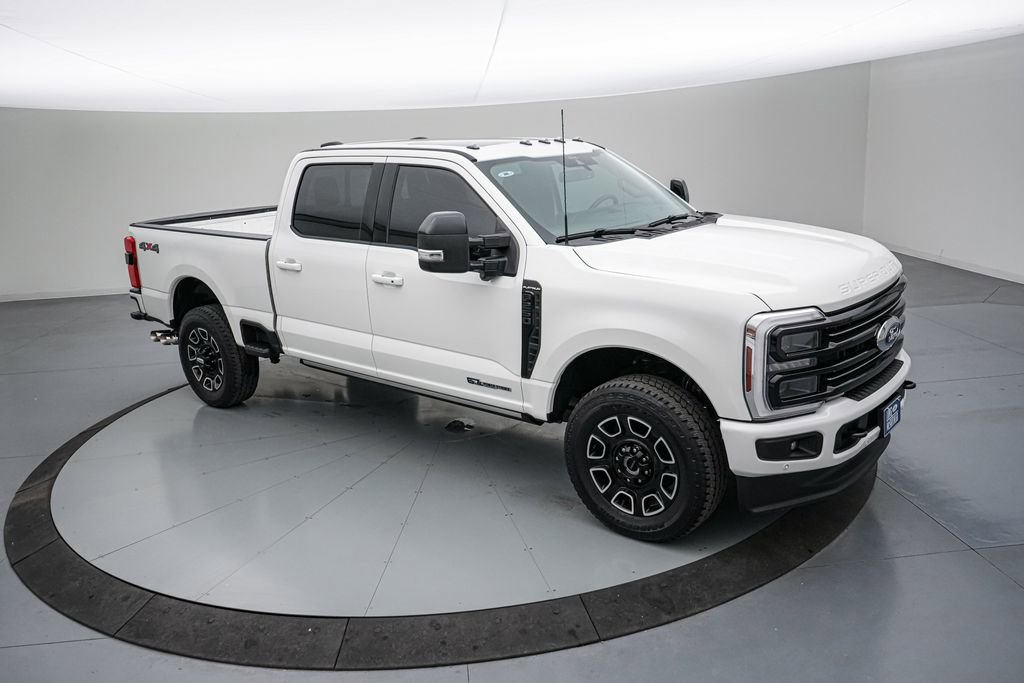Certified 2025 Ford F250 Platinum AWD/4WD image 3