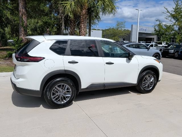 Used 2024 Nissan Rogue S AWD/4WD image 4