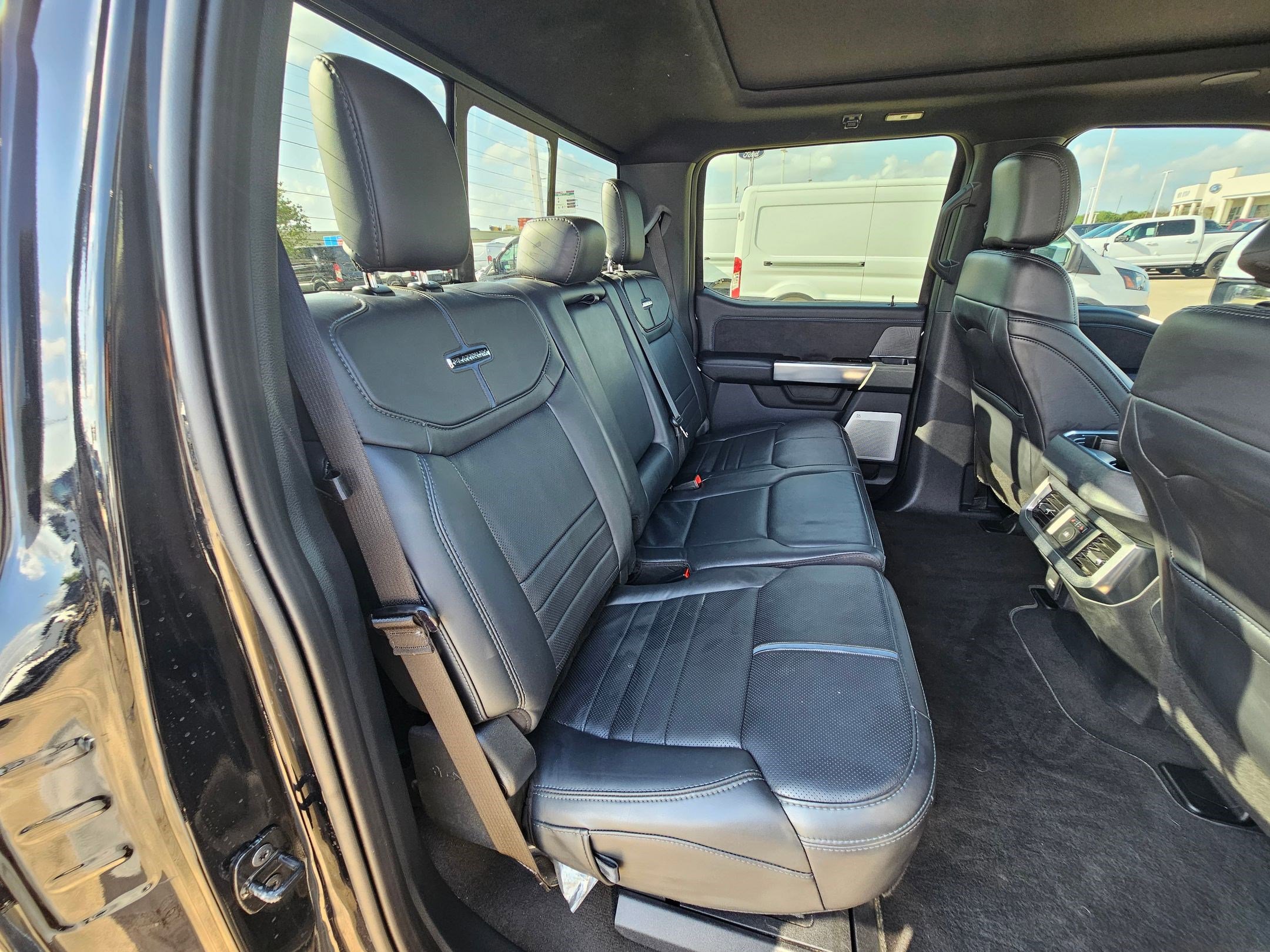Certified 2025 Ford F450 Platinum AWD/4WD image 31