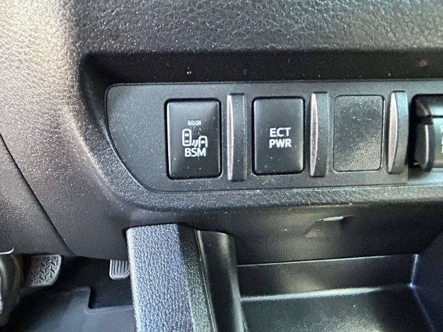 Used 2023 Toyota Tacoma SR5 w/ Technology Package AWD/4WD image 29