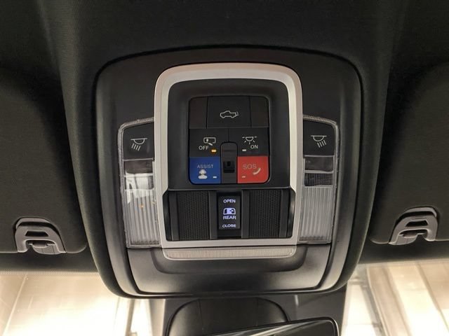 Used 2024 RAM 1500 Limited AWD/4WD image 3