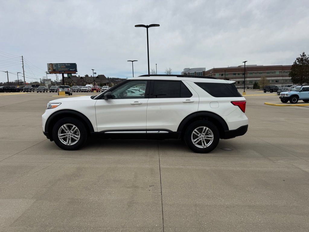 Certified 2023 Ford Explorer XLT w/ Equipment Group 202A AWD/4WD image 8