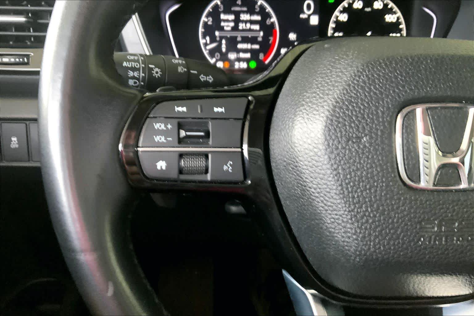 Used 2025 Honda Pilot EX-L image 23