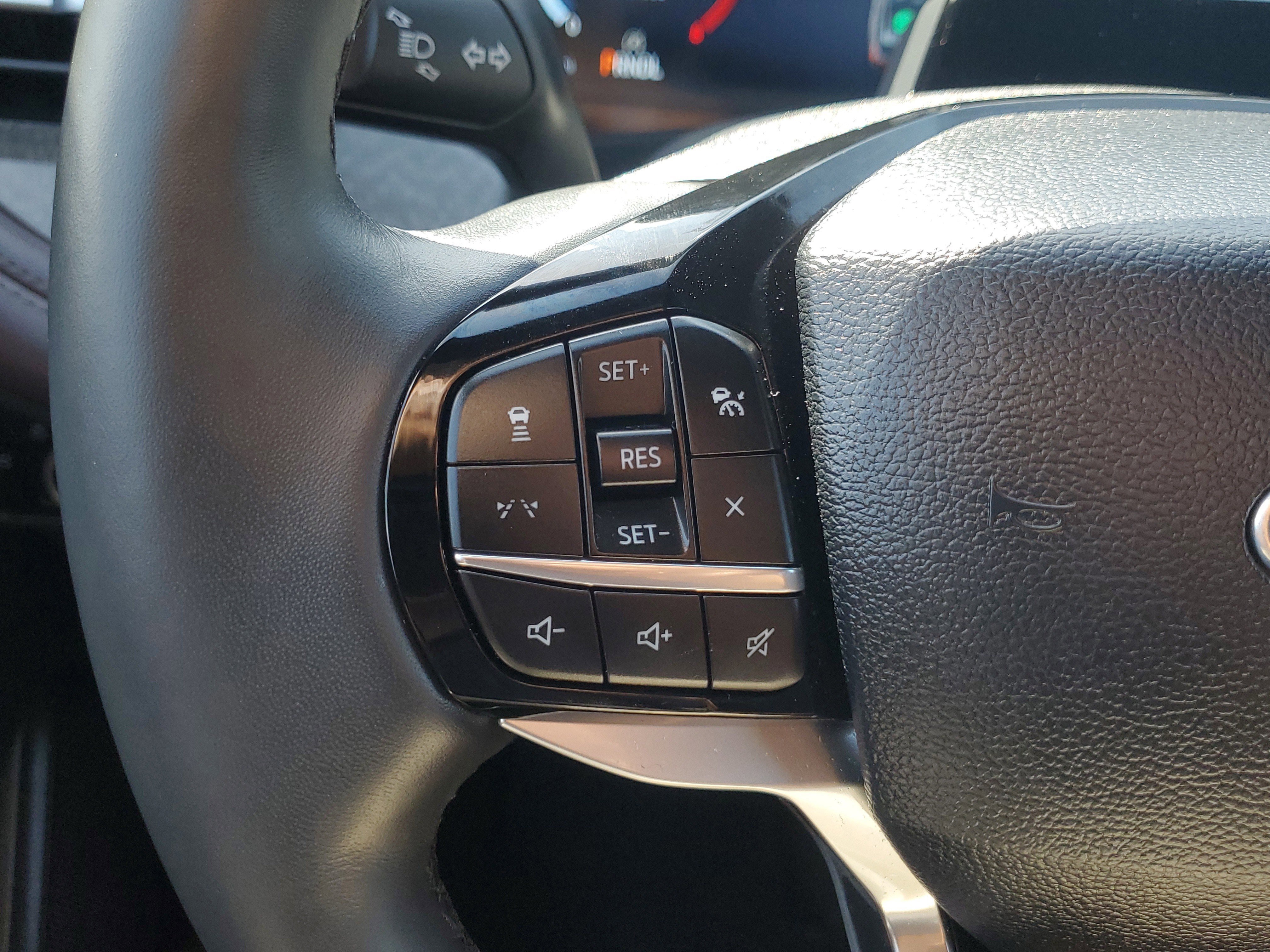 Certified 2025 Ford Explorer Platinum image 27