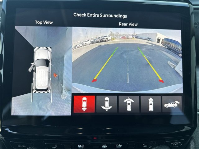 Used 2023 Jeep Grand Cherokee Limited w/ Luxury Tech Group II image 18