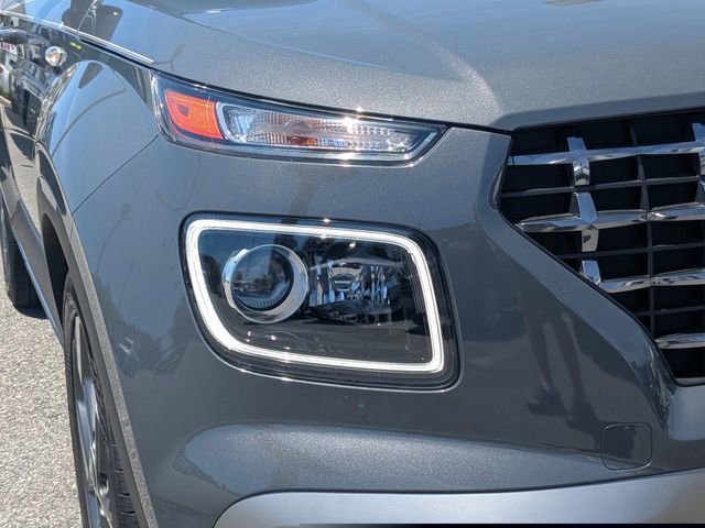 Used 2024 Hyundai Venue Limited FWD image 9