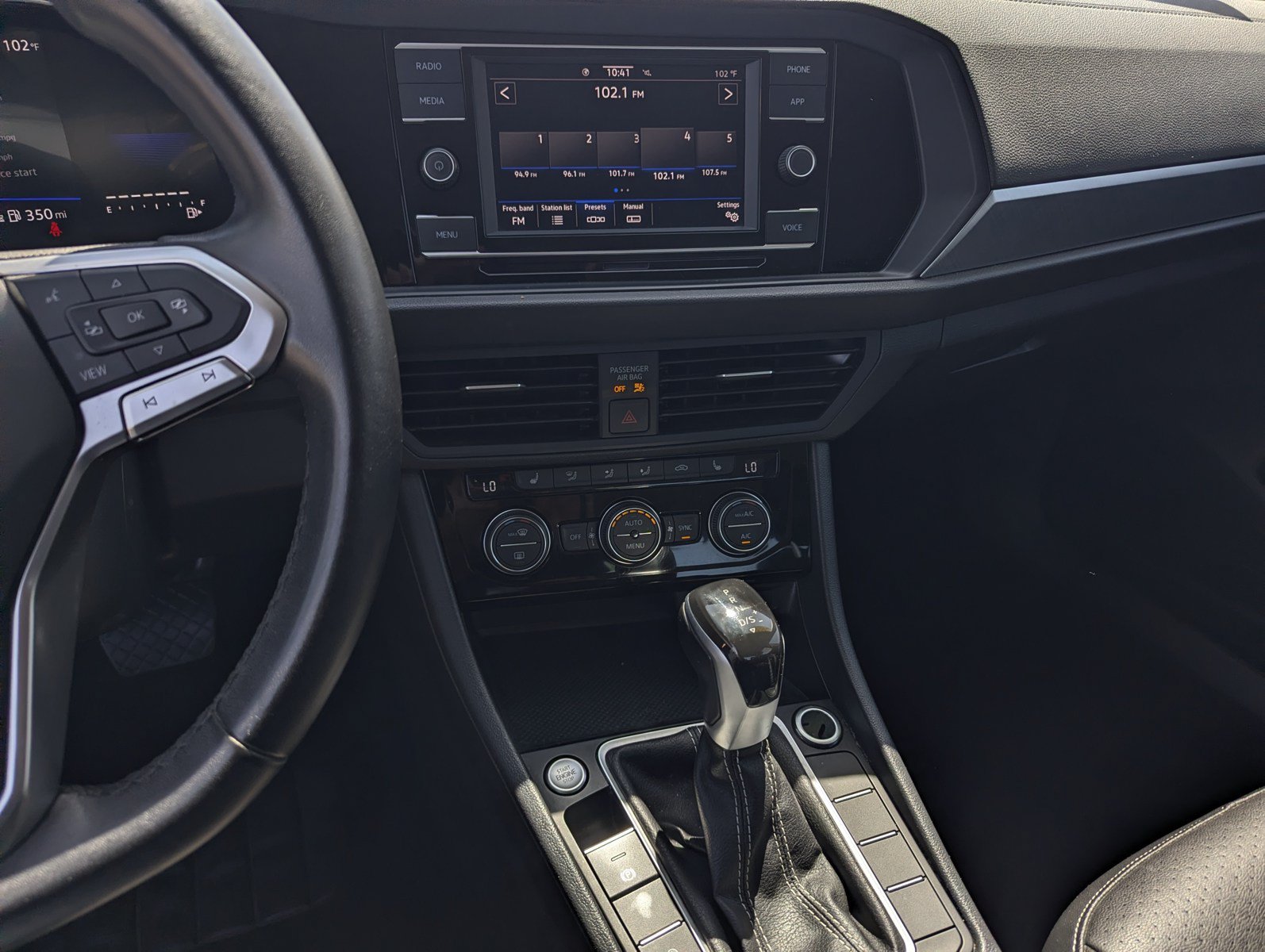 Used 2024 Volkswagen Jetta SE FWD image 10
