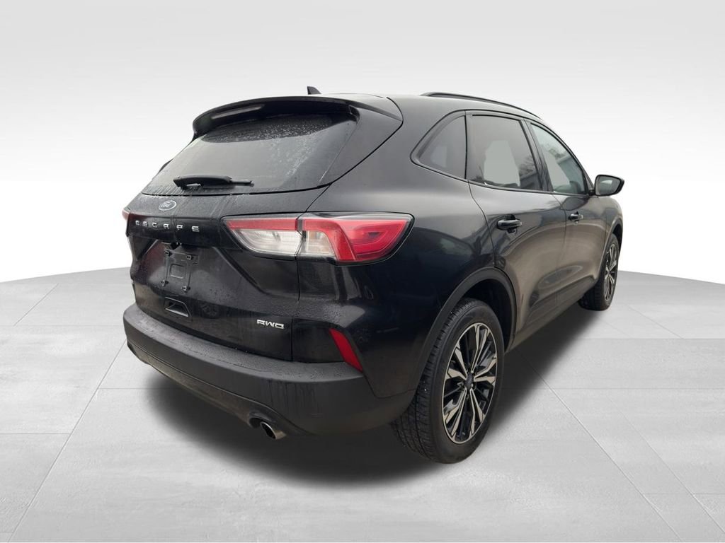Certified 2022 Ford Escape SE w/ SE Sport Appearance Package image 4
