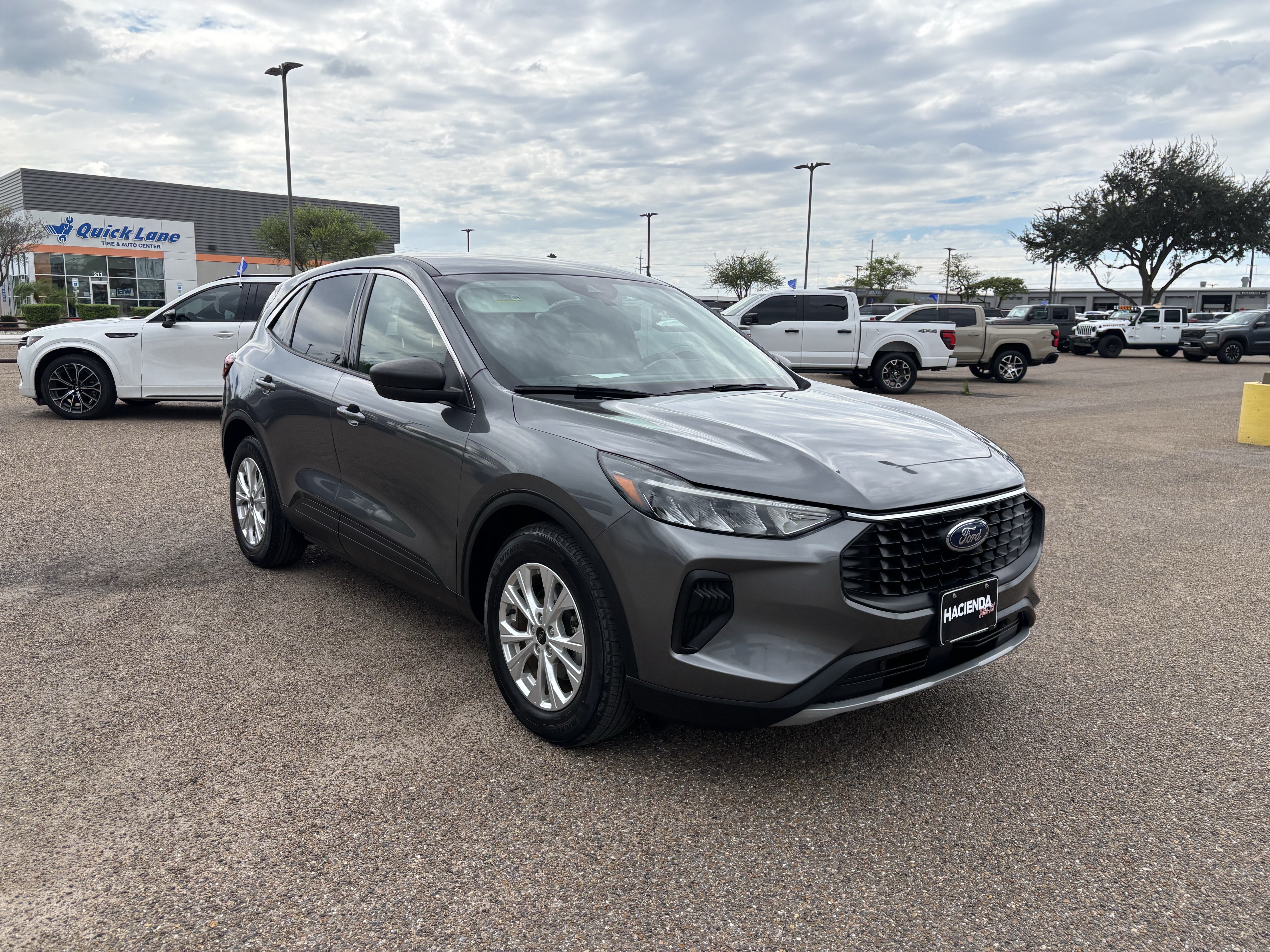 Certified 2023 Ford Escape Active FWD image 5