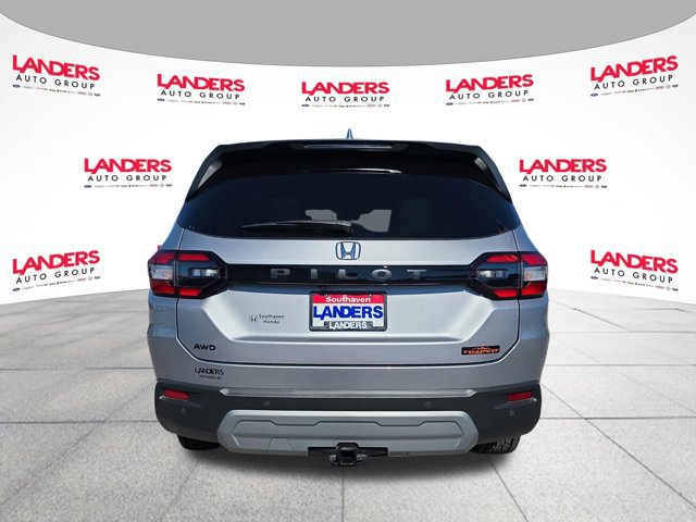 Used 2025 Honda Pilot TrailSport image 4