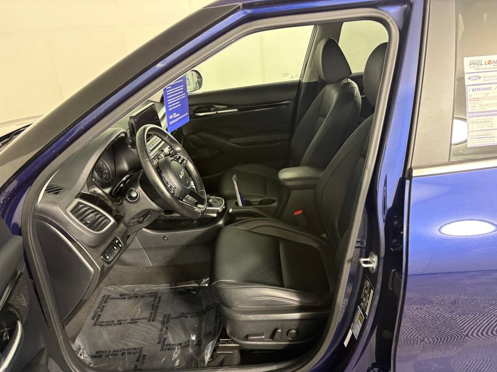 Used 2023 Kia Seltos EX AWD/4WD image 12