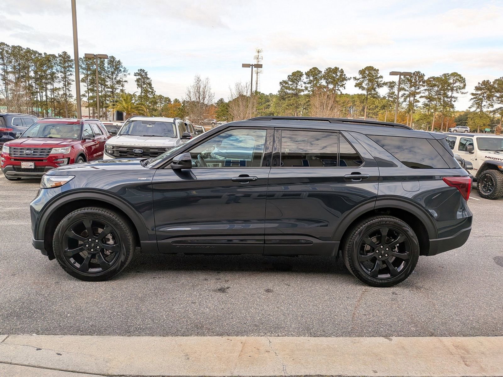 Certified 2024 Ford Explorer ST-Line w/ Class IV Trailer Tow Package video 2