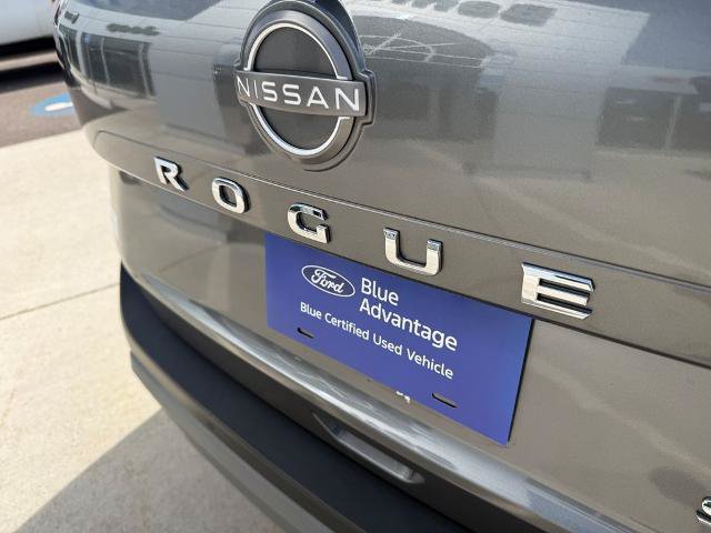 Used 2022 Nissan Rogue SV AWD/4WD image 15
