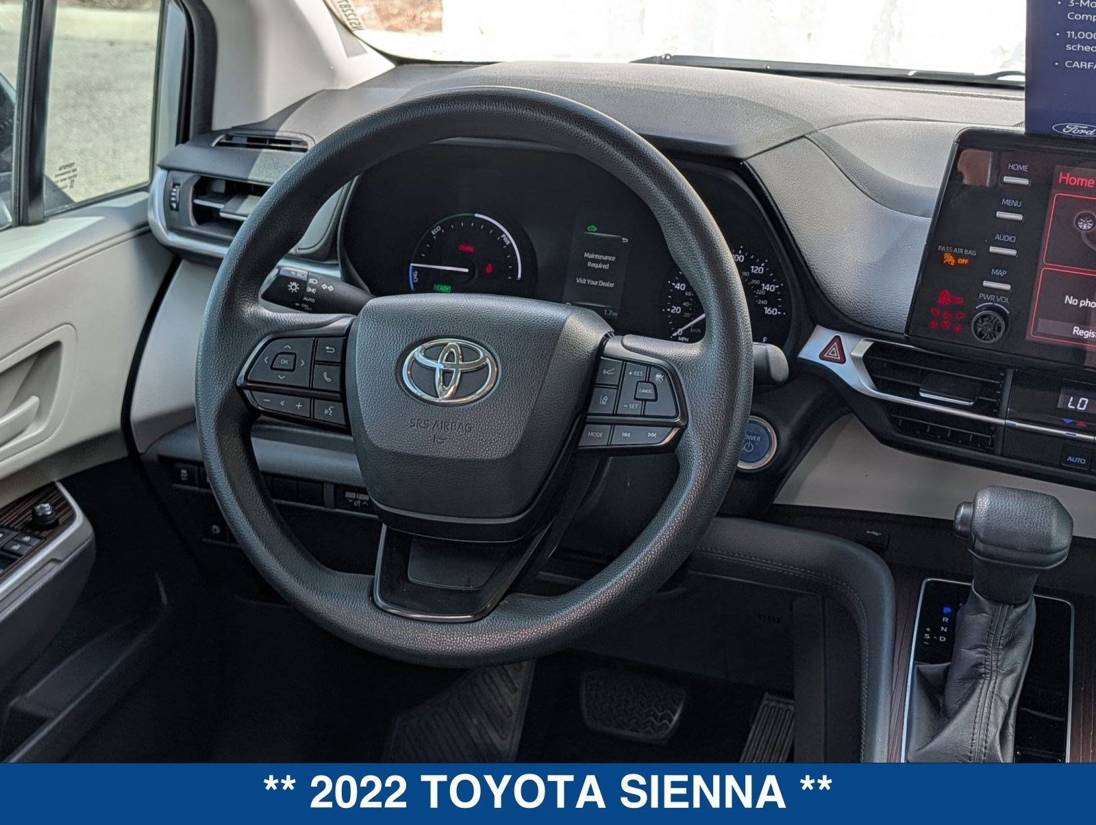 Used 2022 Toyota Sienna LE image 16