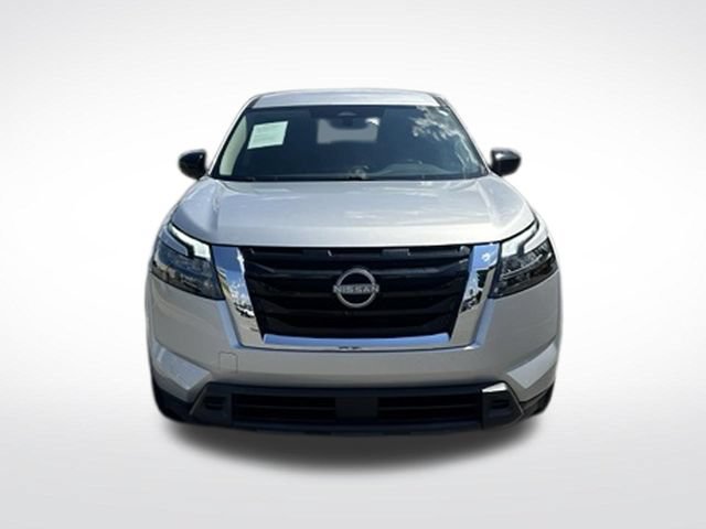 Used 2024 Nissan Pathfinder S FWD image 2