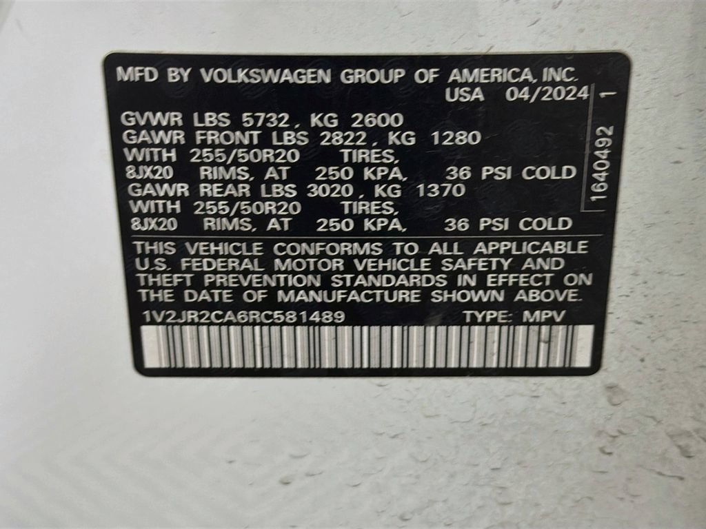 Used 2024 Volkswagen Atlas SE w/ Panoramic Sunroof Package FWD image 38