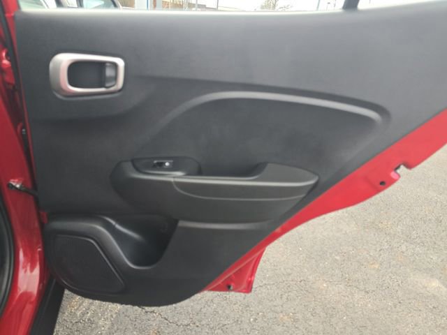 Used 2022 Hyundai Venue SE FWD image 18