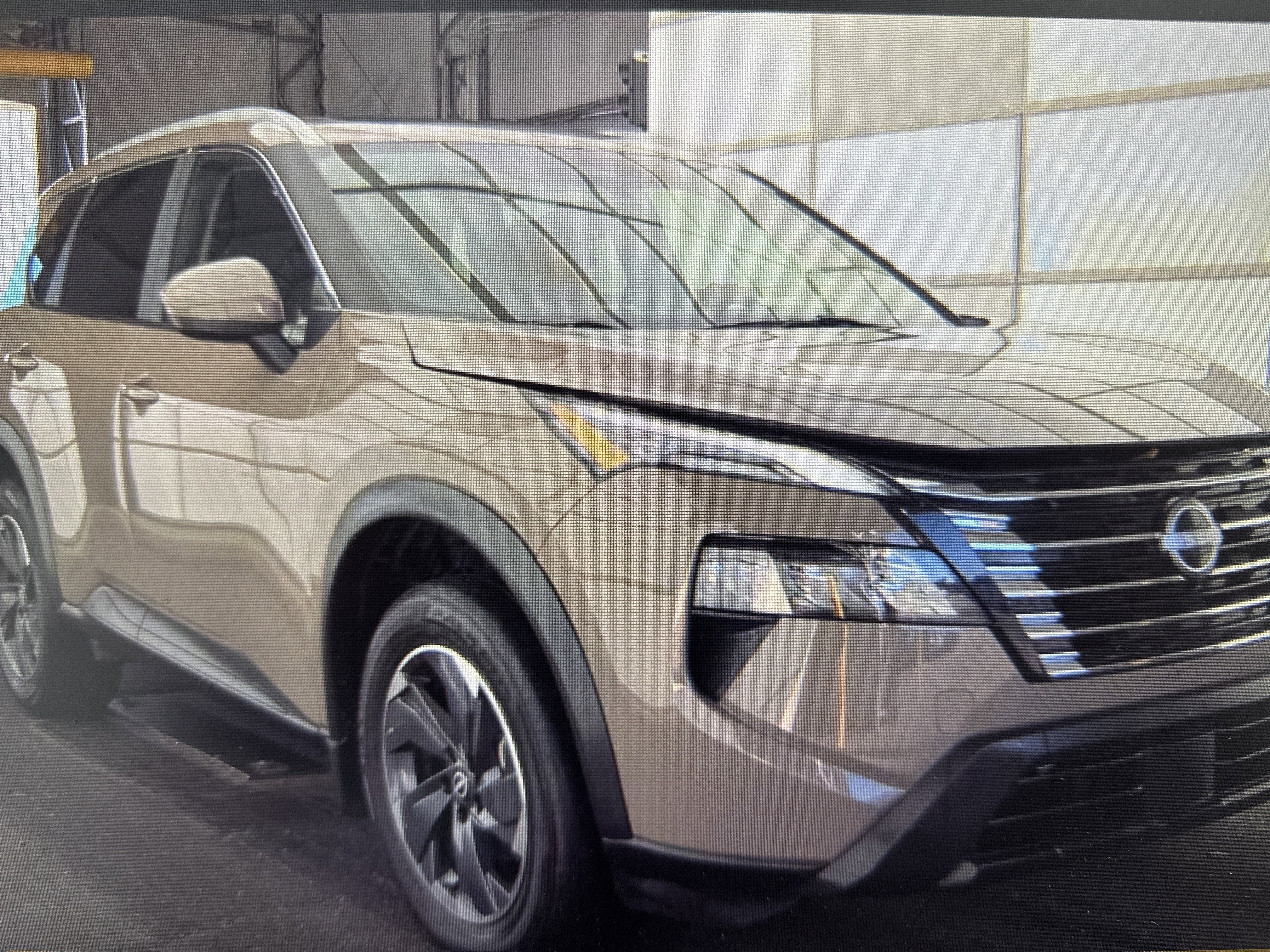 Used 2024 Nissan Rogue SV w/ SV Premium Package image 4