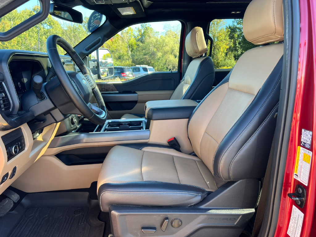 Certified 2025 Ford F250 Lariat w/ Lariat Ultimate Package AWD/4WD image 4