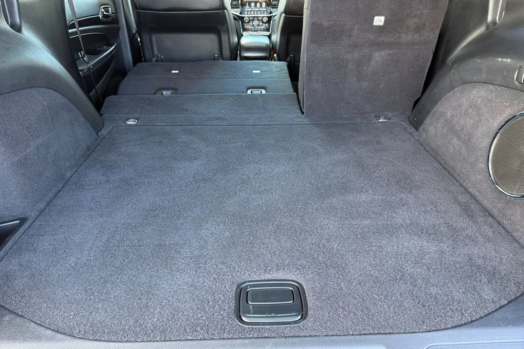 Used 2019 Jeep Grand Cherokee Altitude AWD/4WD image 11