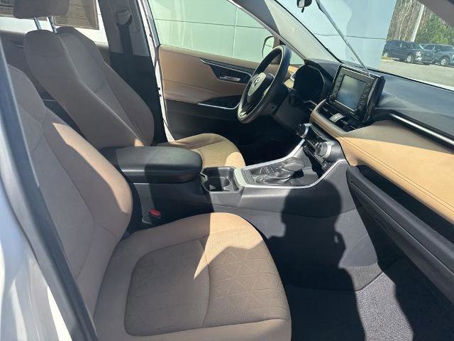 Used 2020 Toyota RAV4 XLE w/ Convenience Package image 25