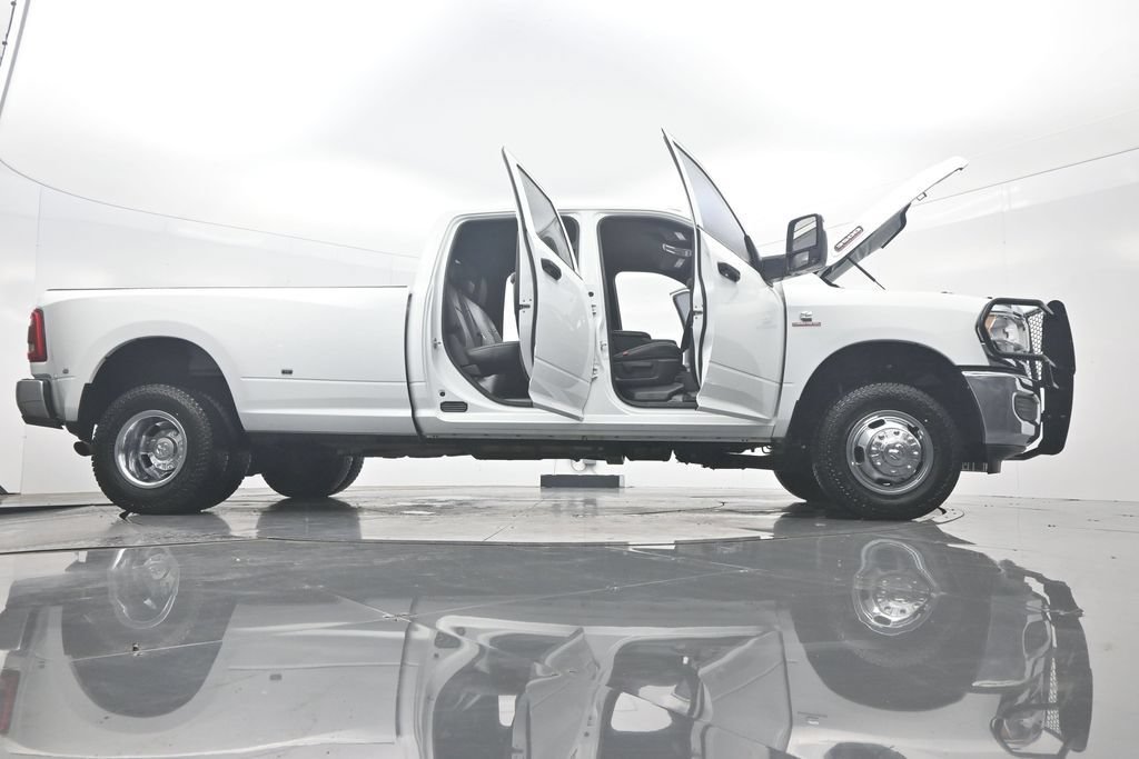 Used 2024 RAM 3500 Tradesman w/ Chrome Appearance Group AWD/4WD image 50