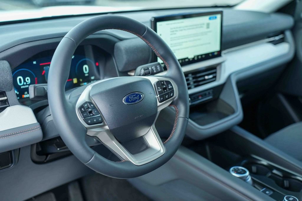 Certified 2026 Ford Explorer Active AWD/4WD image 28