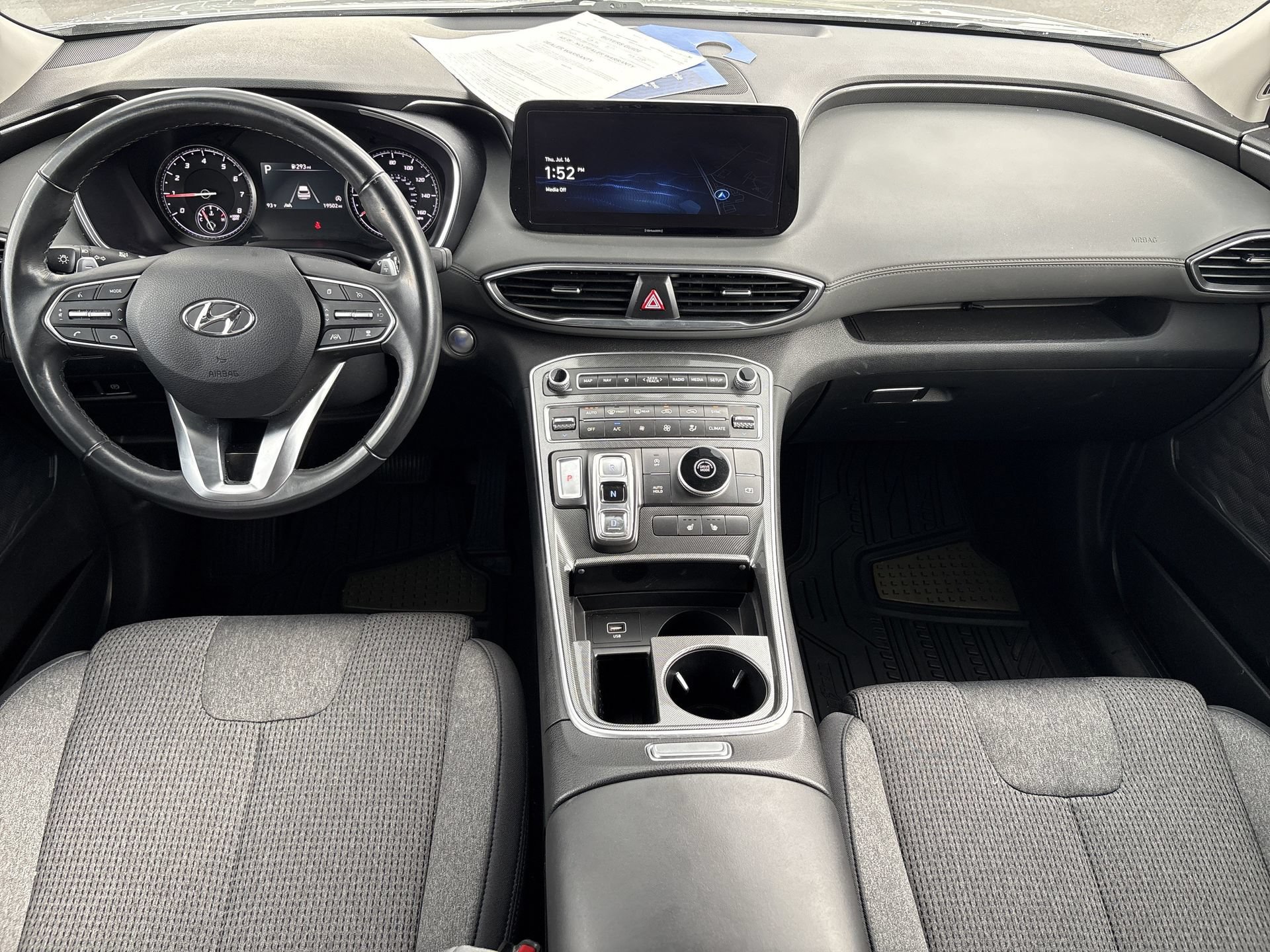 Used 2023 Hyundai Santa Fe SEL FWD image 2