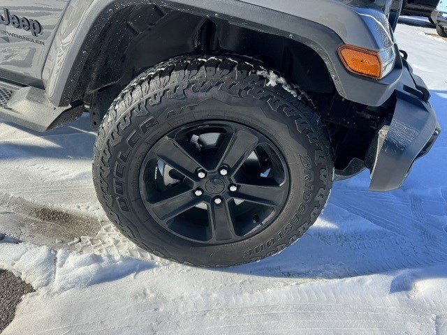 Used 2023 Jeep Wrangler Unlimited Sahara image 36